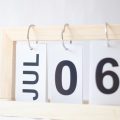 Tarot und Lenormand im Vergleich: Chancen und Risiken bei der Online-Beratung